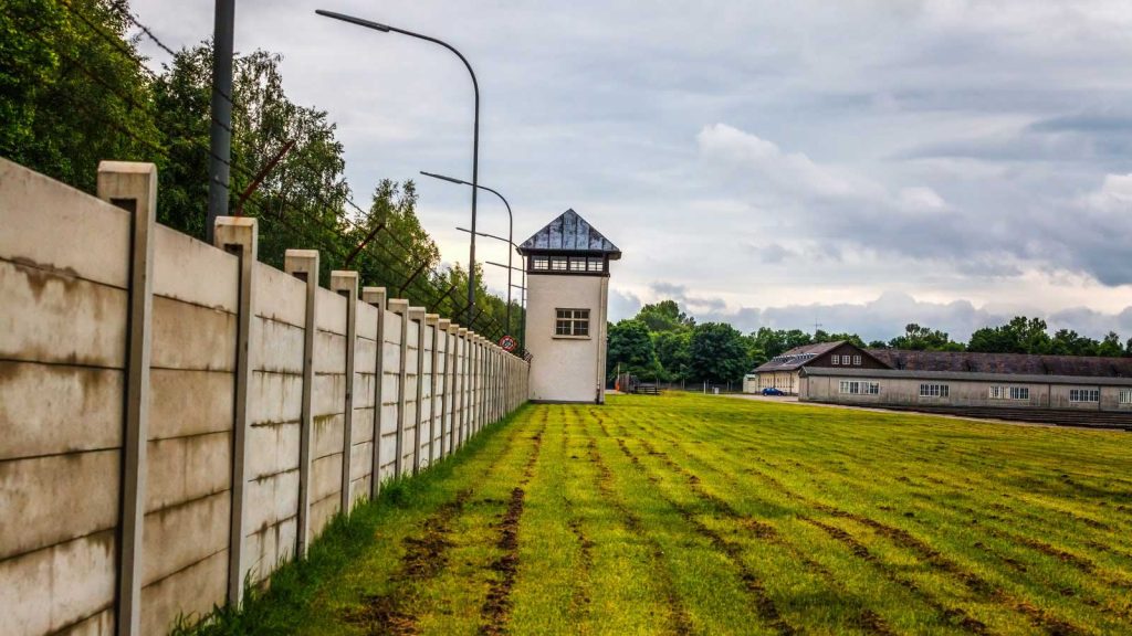 معسكر اعتقال داخاو Dachau