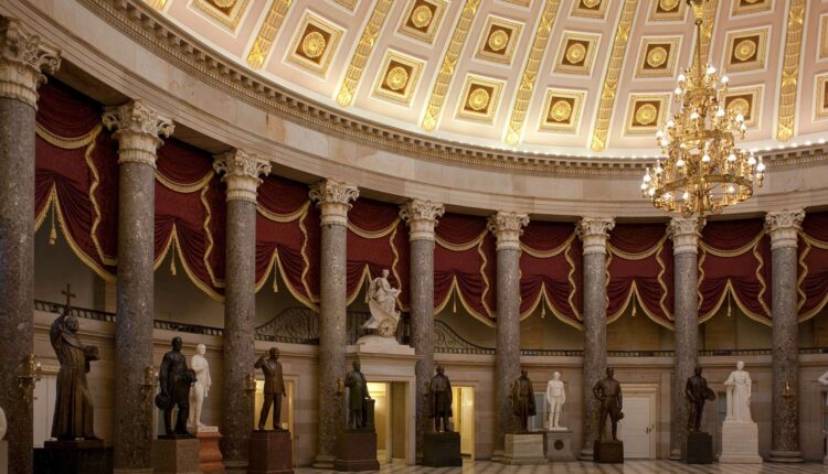 قاعة التماثيل الوطنية في مبنى الكابيتول الأمريكي