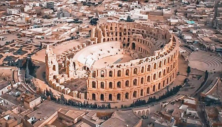 صورة بانورامية لمدرج الجم الروماني