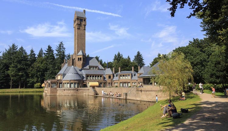 التنزه في حديقة دي هوج فيلوفي الوطنية