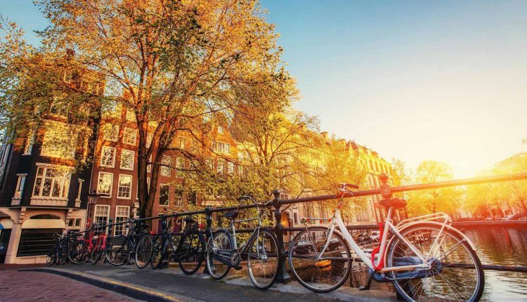 جولات سياحية بالدراجة في أمستردام