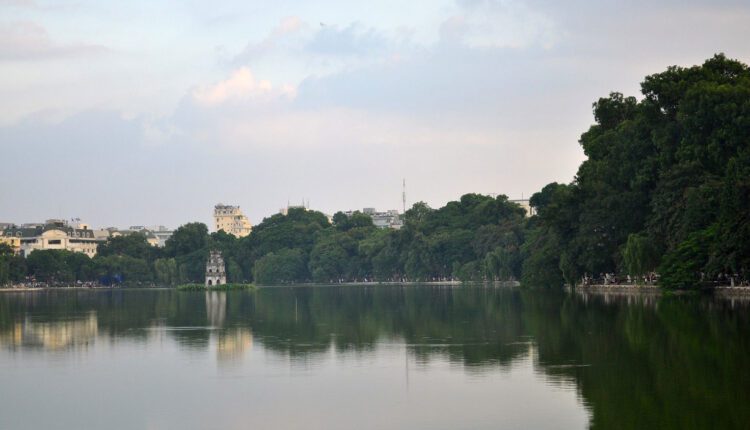 بحيرة هوان كيم (بحيرة السيف المُستعاد)