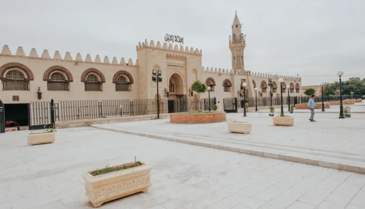 جامع عمرو بن العاص في مجمع الأديان بالقاهرة القديمة