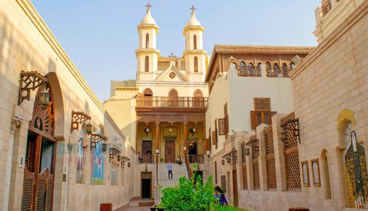 الكنيسة المُعلقة في مجمع الأديان بالقاهرة القديمة