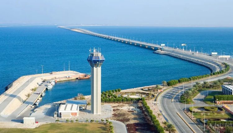 الجزيرة الوسطى (جزيرة الجوازات) في جسر الملك فهد