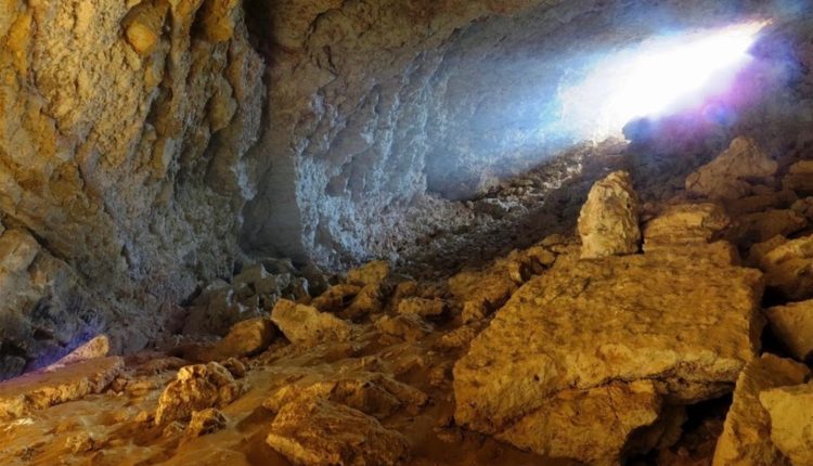 كهف دحل المسفر