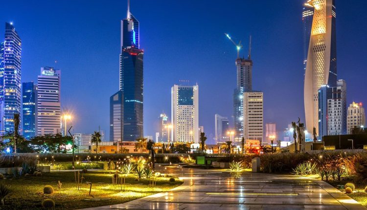 حديقة الشهيد ليلًا