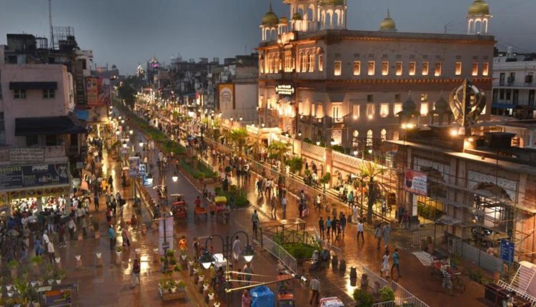 سوق تشاندي تشوك ليلًا