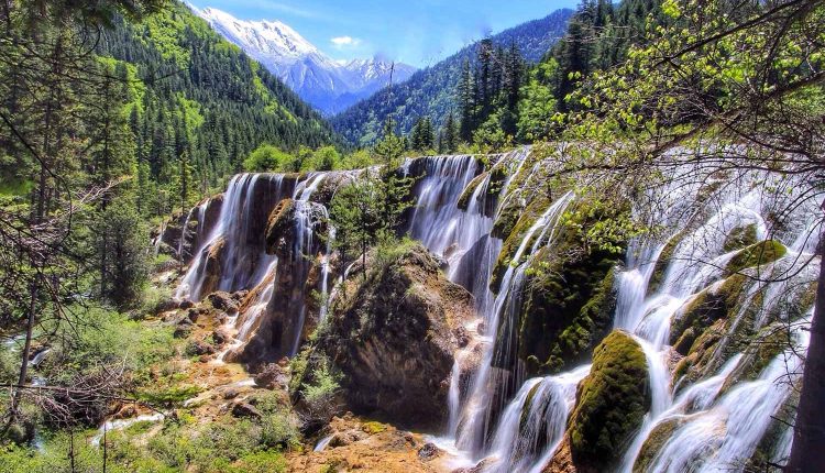 شلالات حديقة وادي جيوتشاي الوطنية