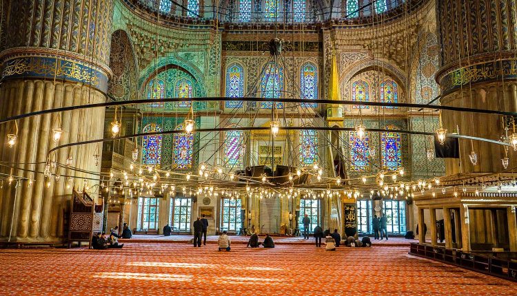 جامع السلطان أحمد من الداخل